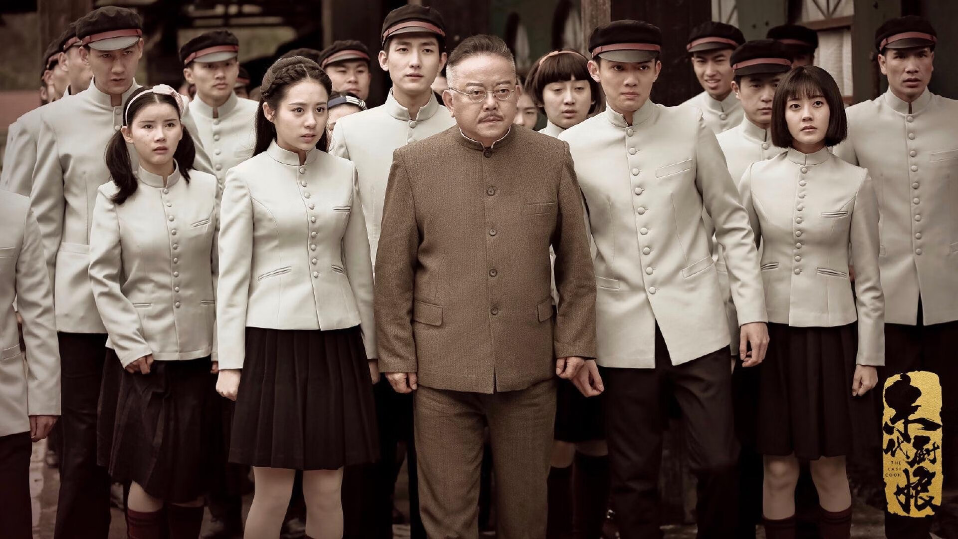 国际皮艇竞速赛，水上速度激烈对决，皮艇赛事