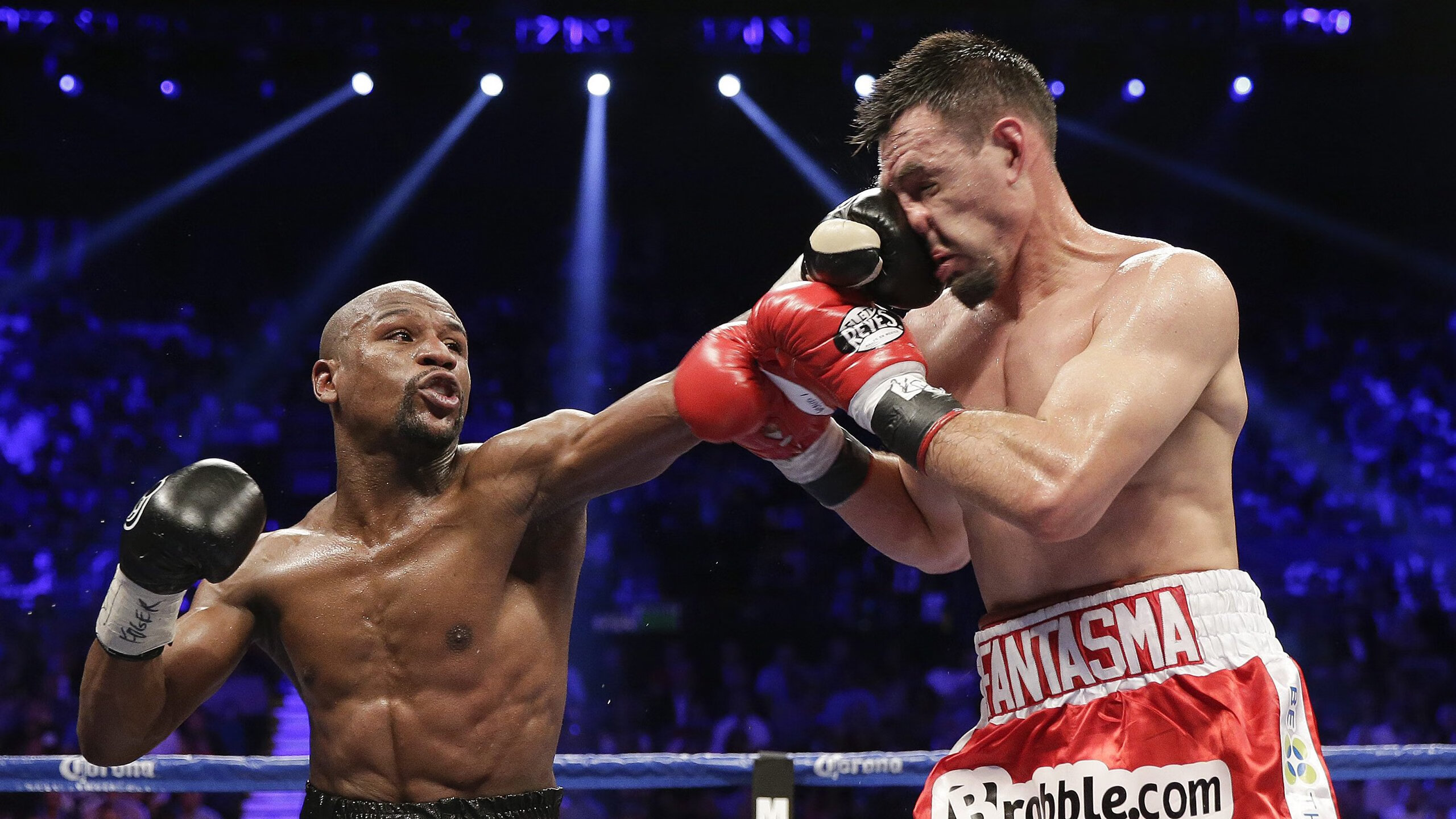 亚历克斯·格林伍德的防守表现让袋鼠队在强敌面前屡屡逆袭，格林伍德合同