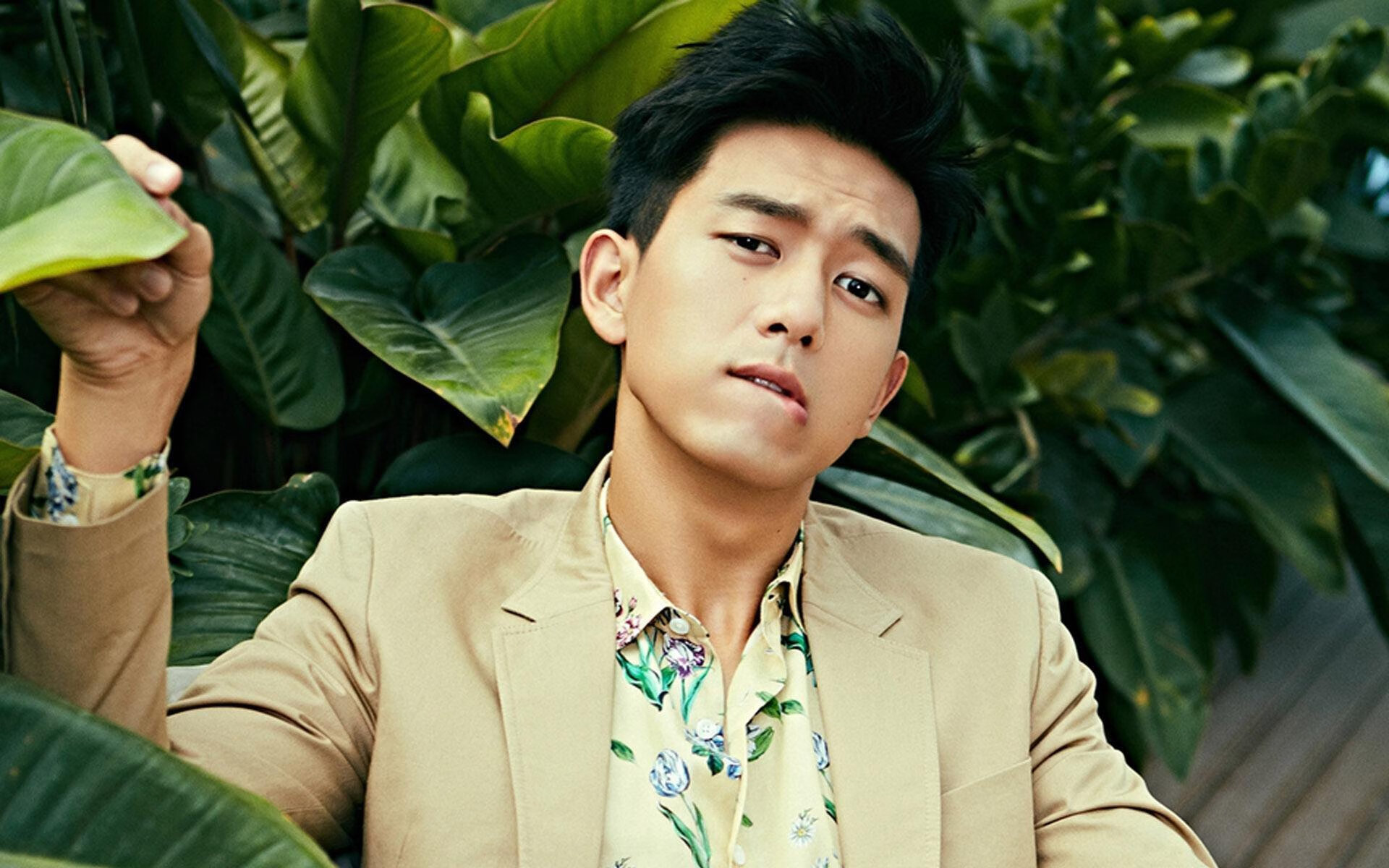 曾凡博签约训练营开启职业化之路美媒称其为发展潜力股，曾凡博简介在哪出生